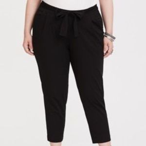 NWT - Torrid 0/12 - Black Stretch Challis Crop Pant